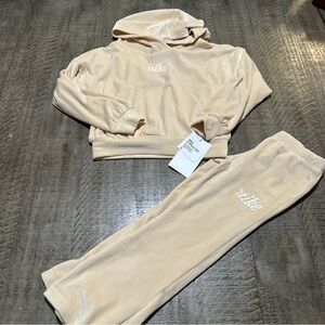 Nike Girl’s Cream Sweatpants & Hoodie Set
